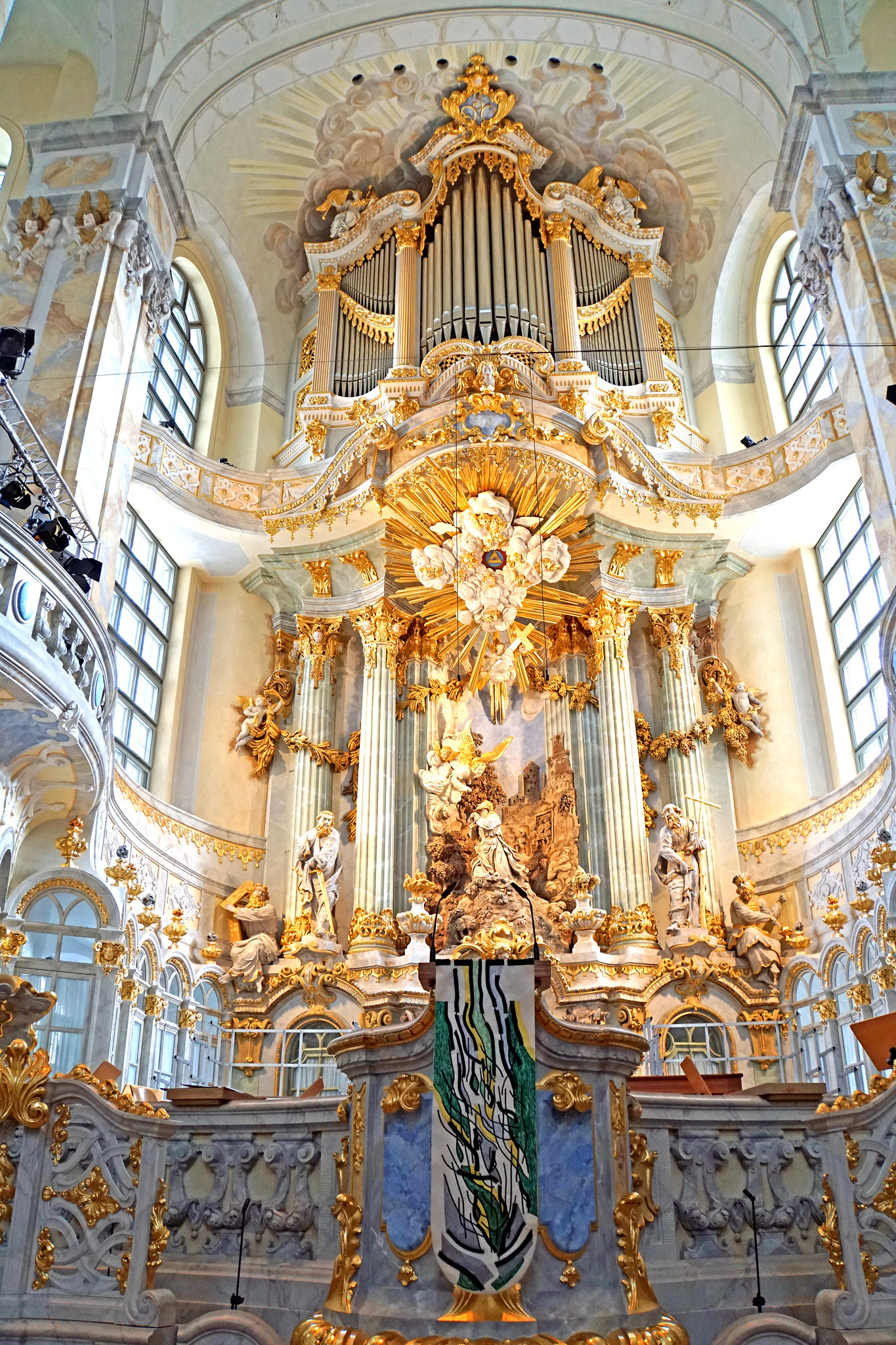 Exploring the Iconic Frauenkirche in Munich