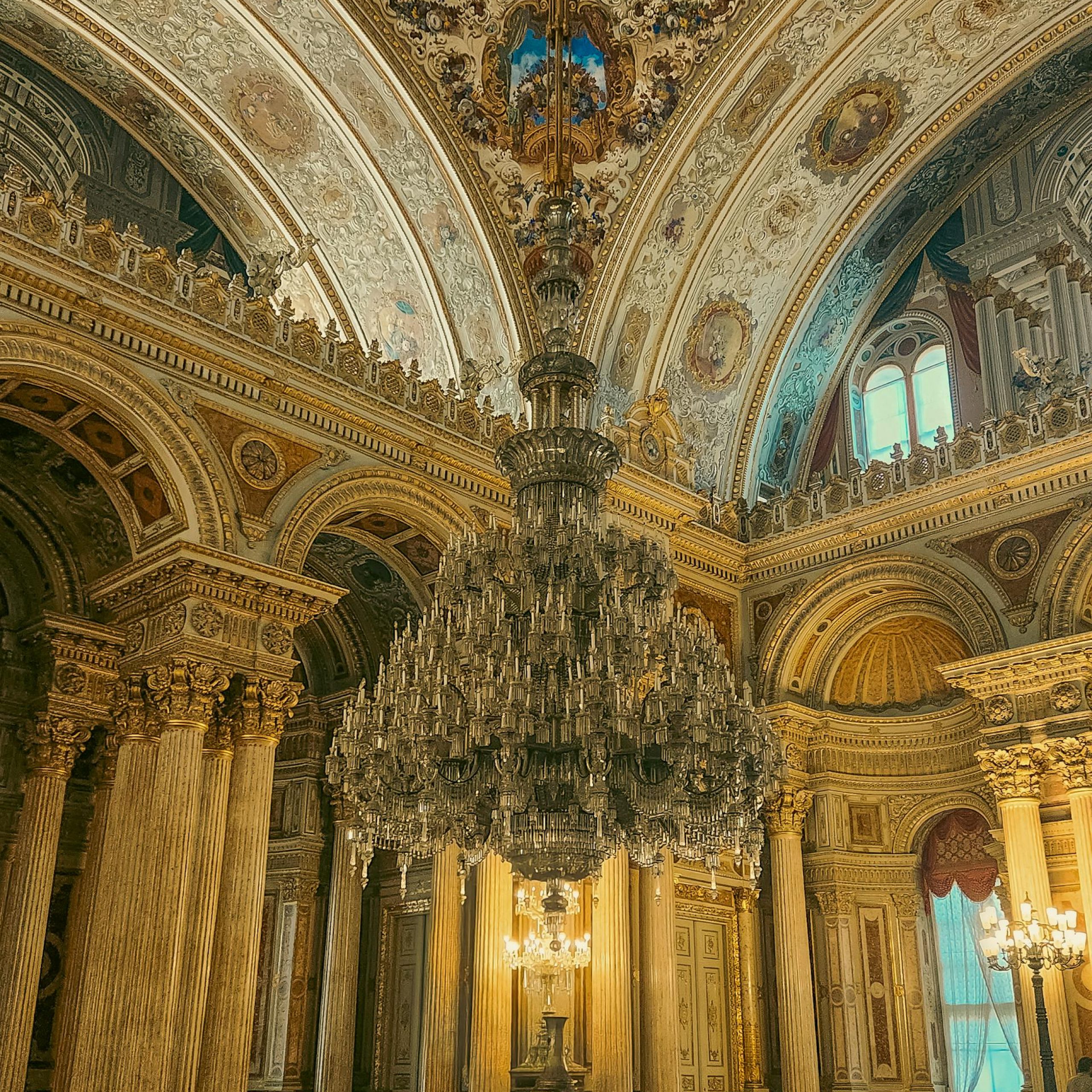 Dolmabahçe Palace: Jewel of Istanbul’s Bosphorus