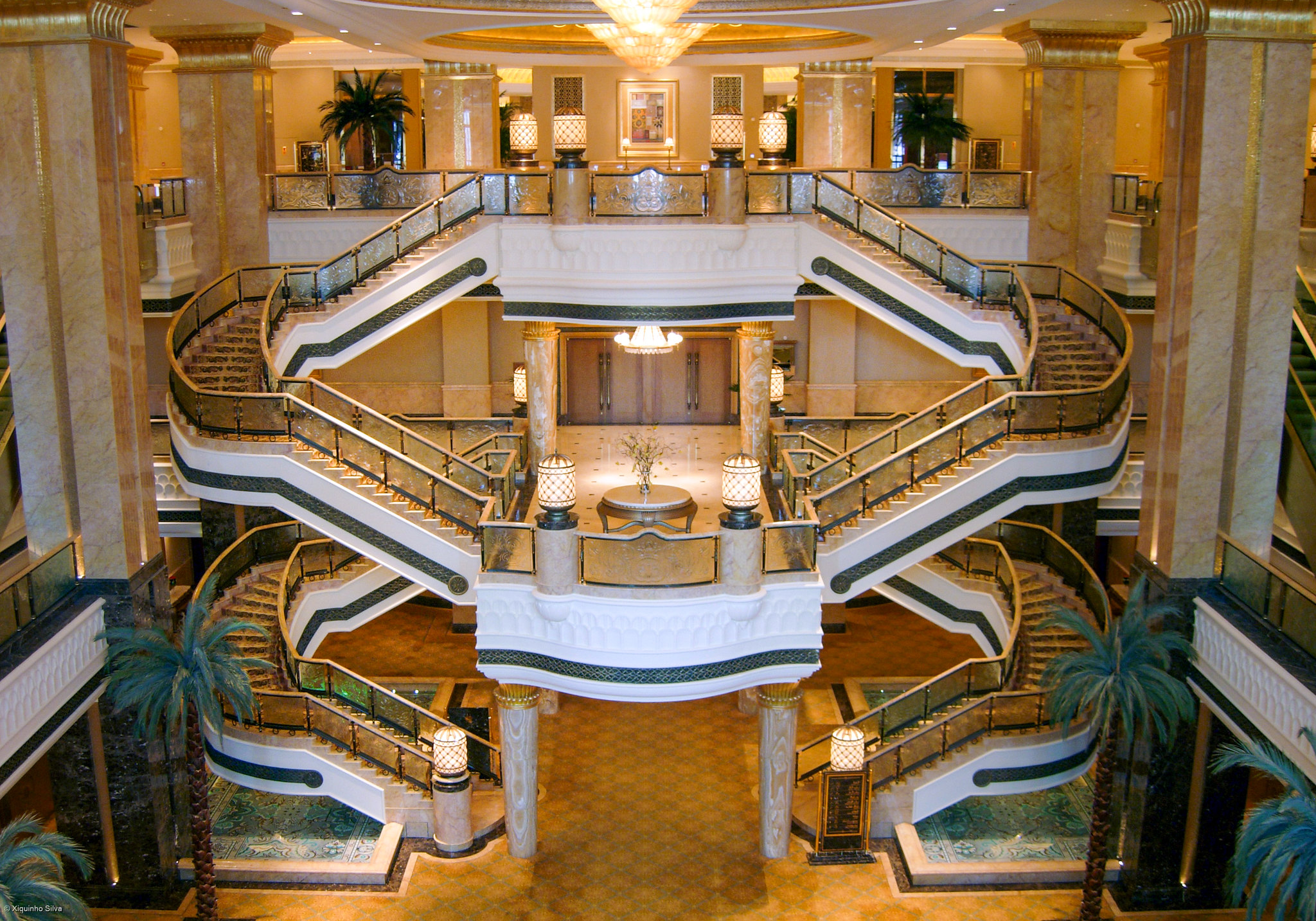 Emirates Palace Mandarin Oriental: A Beacon of Elegance in Abu Dhabi