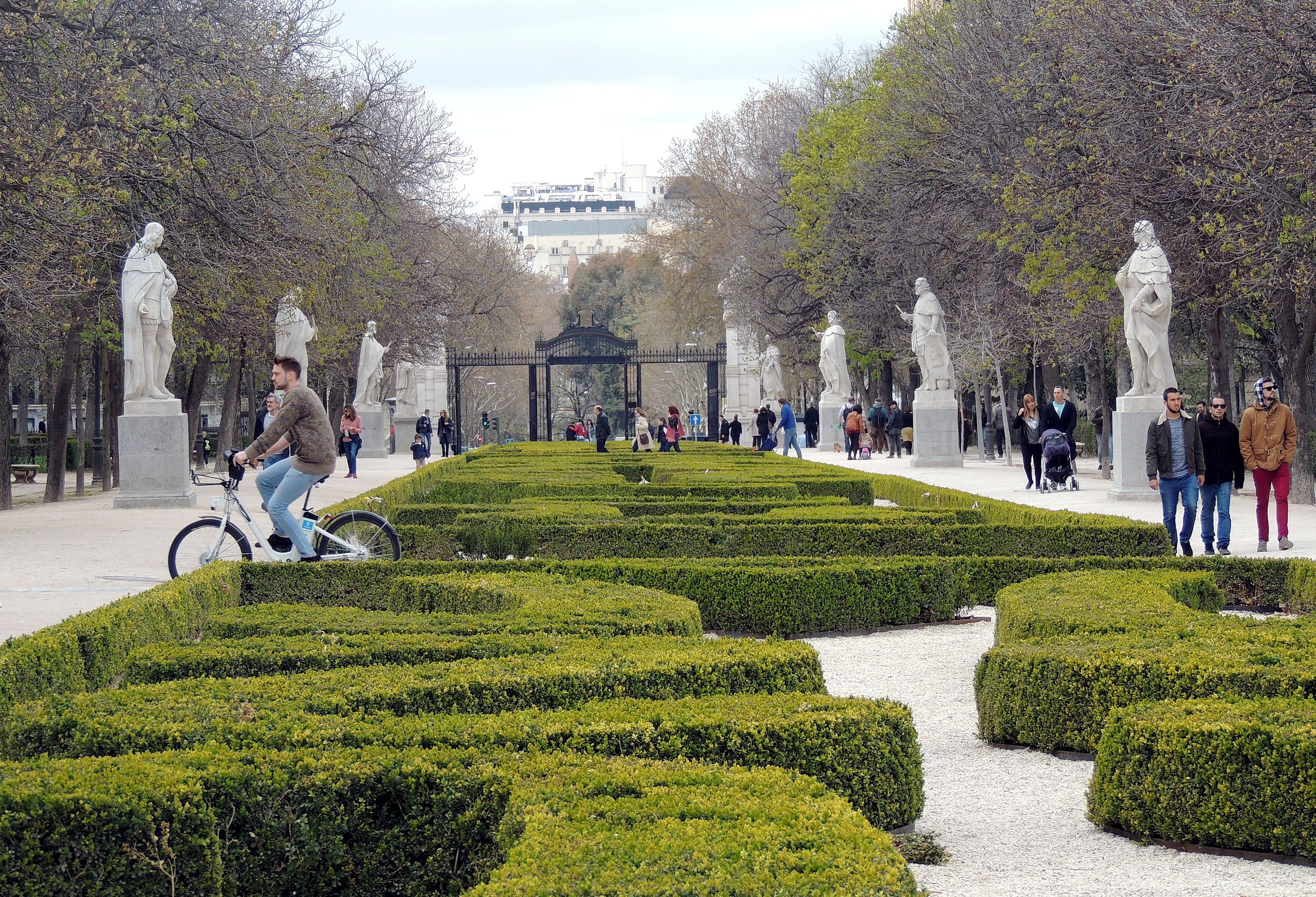 A Day in Retiro Park: Madrid’s Serene Urban Oasis