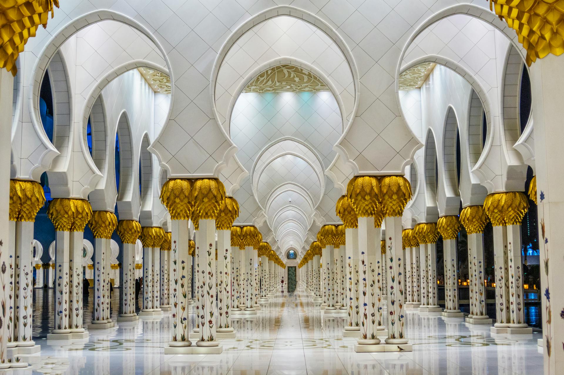 Sheikh Zayed Grand Mosque: A Masterpiece of Islamic Architecture