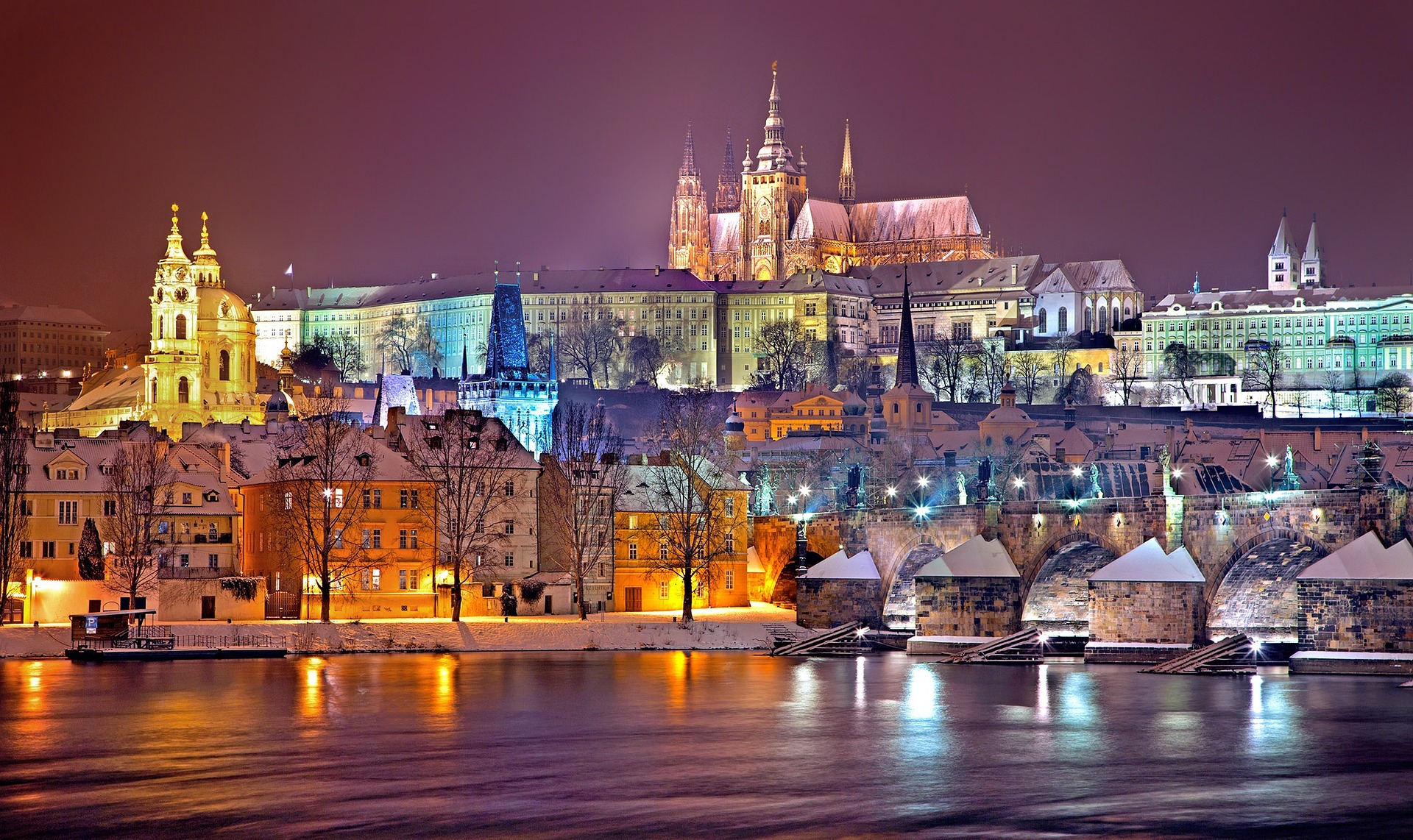 Discover the Magic of Prague Castle: Tips and Highlights