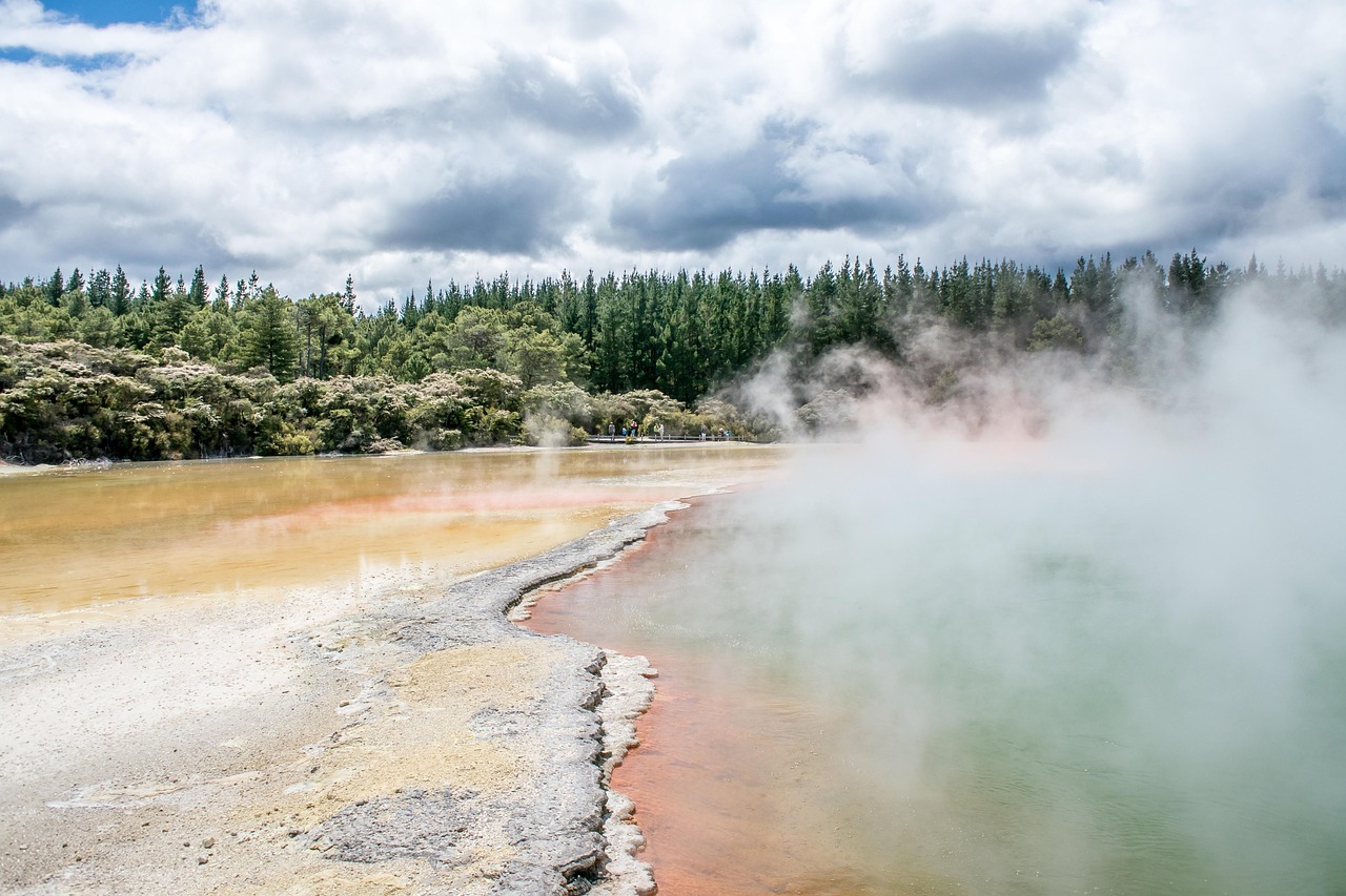 Lake Tarawera Geothermal Hot Pools Tour