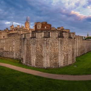 Tower of London Early Guided Tour & Crown Jewels & Opening Ceremony