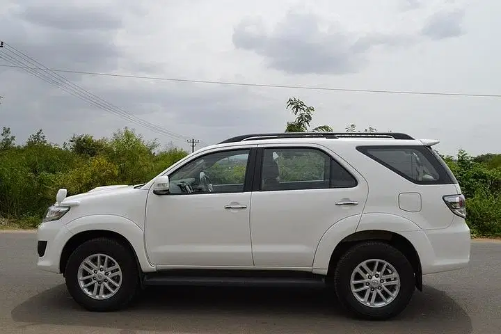 Al Maktoum Airport Transfer to anywhere in Dubai