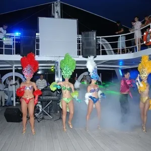 Alanya Starcraft Night Yacht Party Tour with Foam and Drinks
