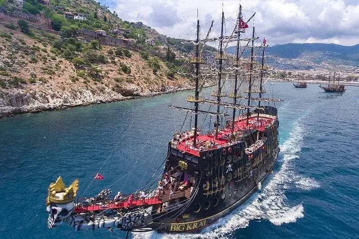 Big Kral Legend Boat Tour with Soft Drinks