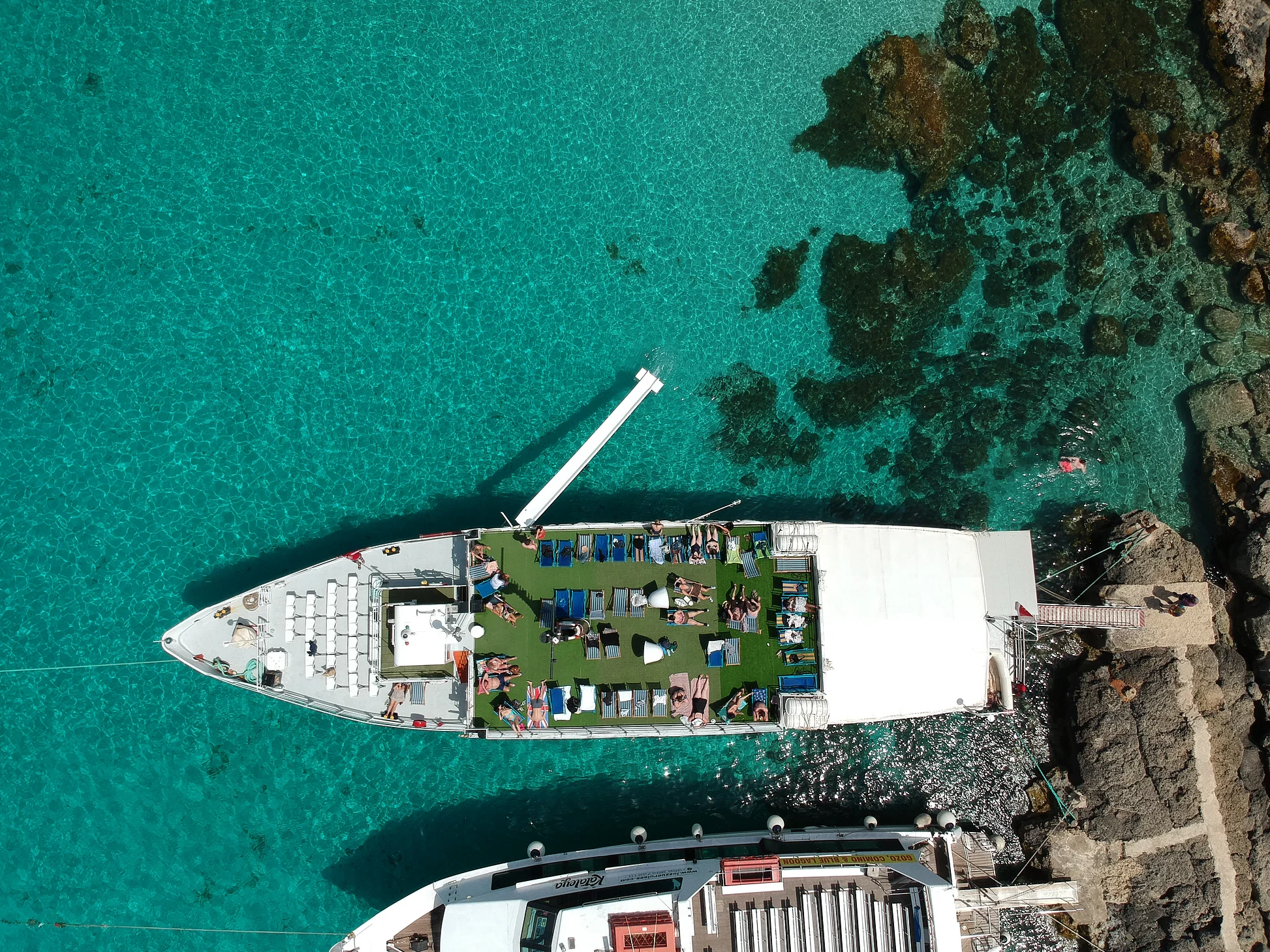 Full-Day Cruise to Comino, Blue Lagoon & Sea Caves