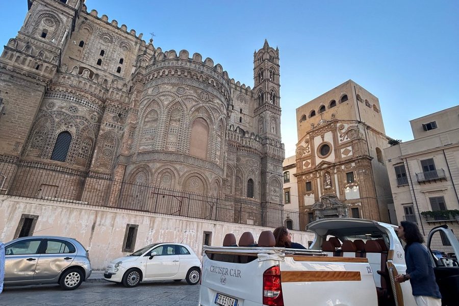 Private Palermo Historical Tour in CruiserCar