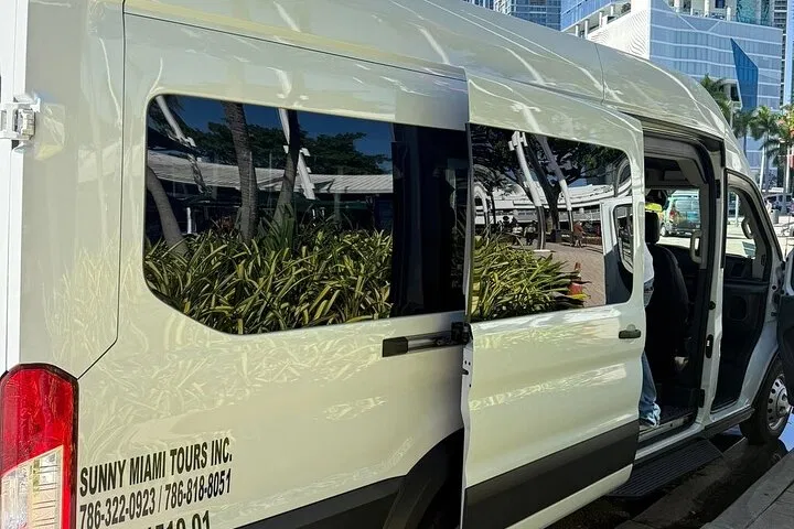 Sawgrass Mills Outlet Shopping Day Transfer Services