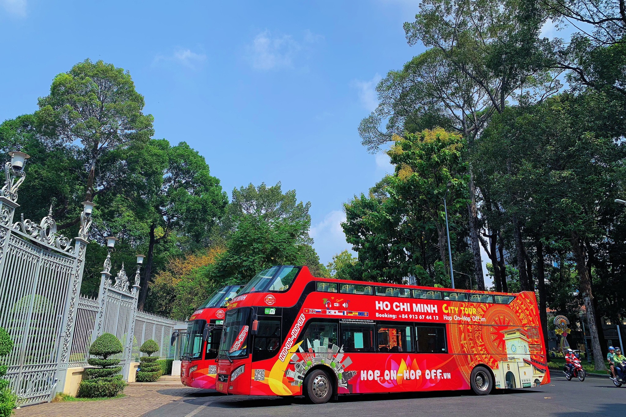 1 Round Ho Chi Minh City Hop-On Hop-Off Bus Tour