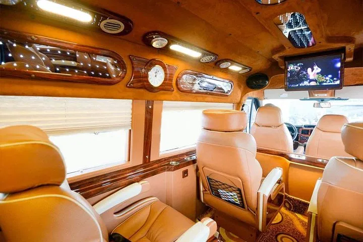 Luxury Limousine From Hanoi City to Sapa Downtown