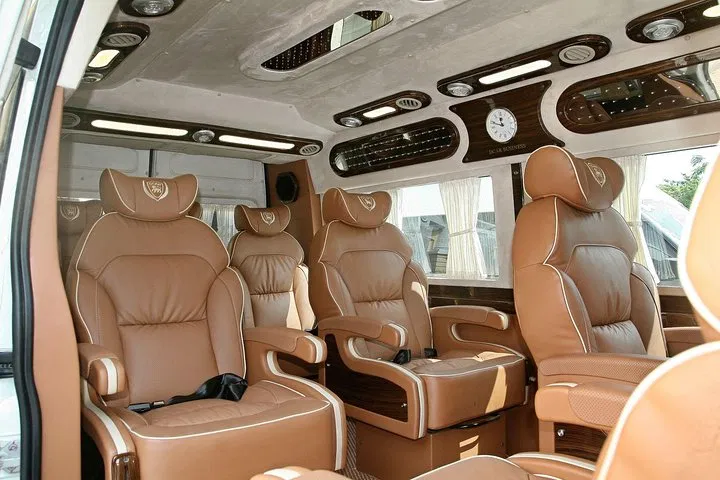 Luxury Limousine From Hanoi City to Sapa Downtown