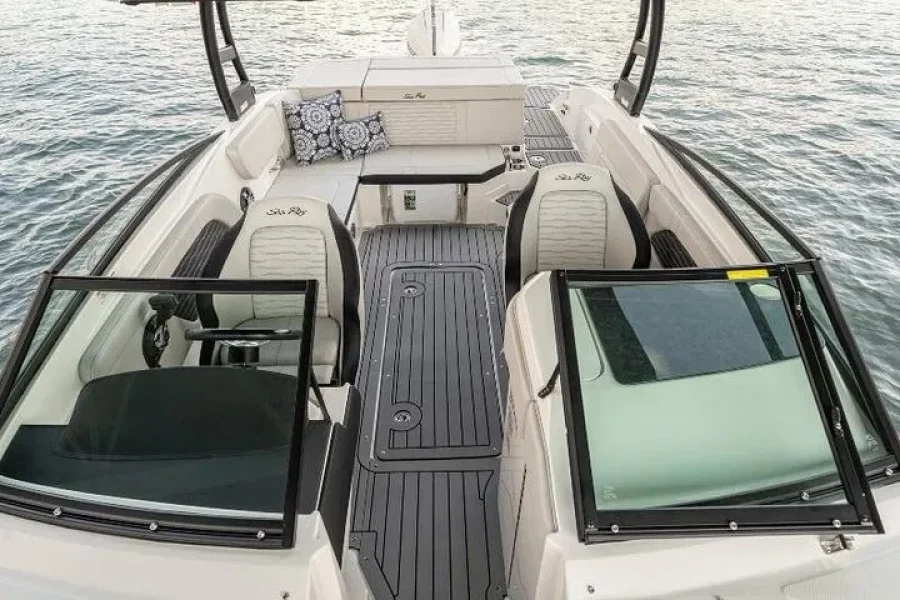 Private Abu Dhabi Sea Ray Boat Tour with Island Escape