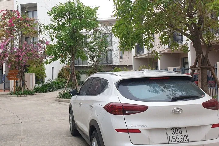 Private Car Transfer Between Noi Bai Airport and Hanoi Hotels