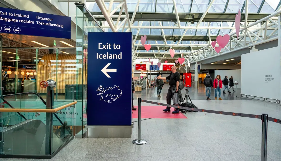 Private VIP Transfer Between Keflavik Airport & Reykjavik