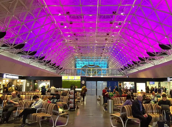 Private VIP Transfer Between Keflavik Airport & Reykjavik