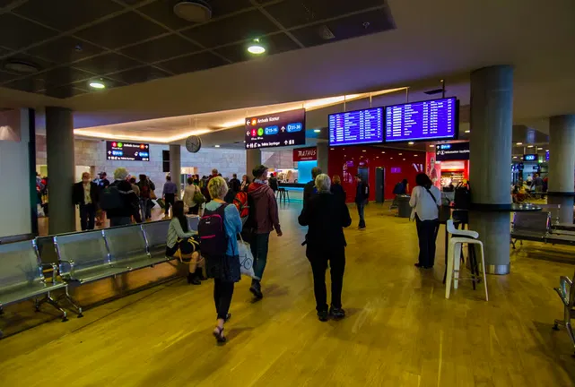 Private VIP Transfer Between Keflavik Airport & Reykjavik