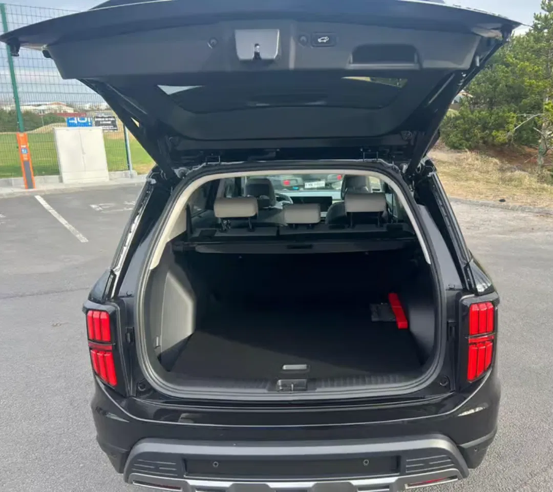 Private VIP Transfer Between Keflavik Airport & Reykjavik