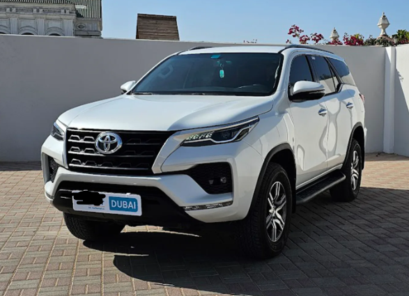 Rent a Toyota Fortuner 6V in Dubai & Abu Dhabi