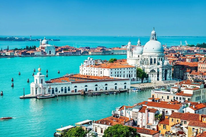 A Day in Venice Private Tour with Doge’s Palace and Gondola