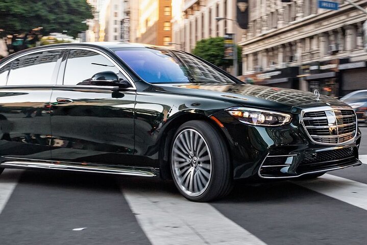 Airport Transfer: London to Heathrow Airport LHR by Luxury Car