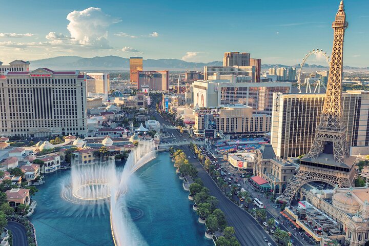 Las Vegas Airport LAS Round-Trip Private Transfer in SUV