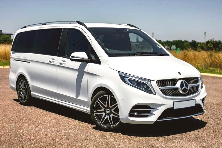 Airport Transfer: Tambo Airport JNB to Johannesburg in Luxury Van