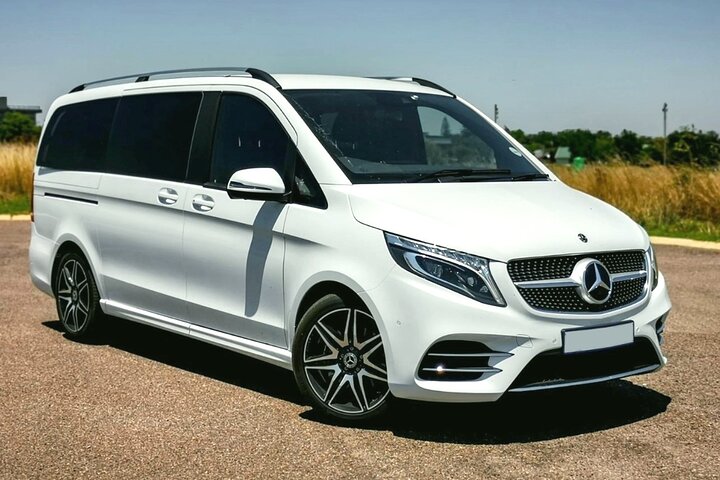 Airport Transfer: Johannesburg to Tambo Airport JNB by Luxury Van