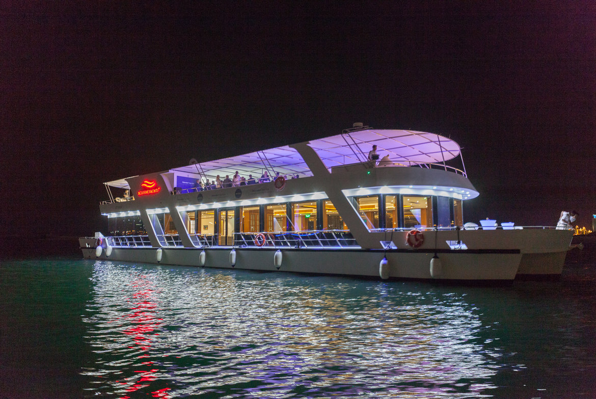 Deluxe Marina Glass-boat Dinner Cruise