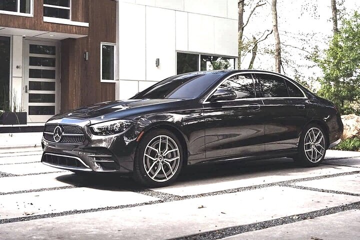 Arrival Transfer: Airport BRU to Brussels by Business Car