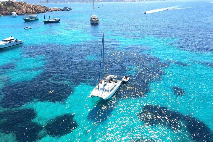 Small Group Catamaran Tour : Magdalene Islands with Brunch