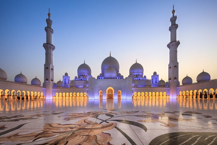 Abu Dhabi City Tour with Sheikh Zayed Mosque from Dubai