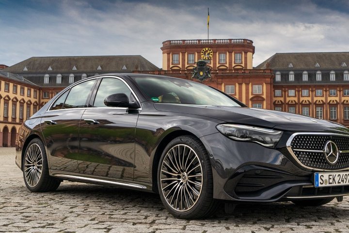 Airport Transfer: Florence to Airport FLR by Business Car