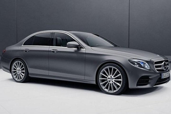 Departure Private Transfers from Hamburg City to Hamburg Airport XFW