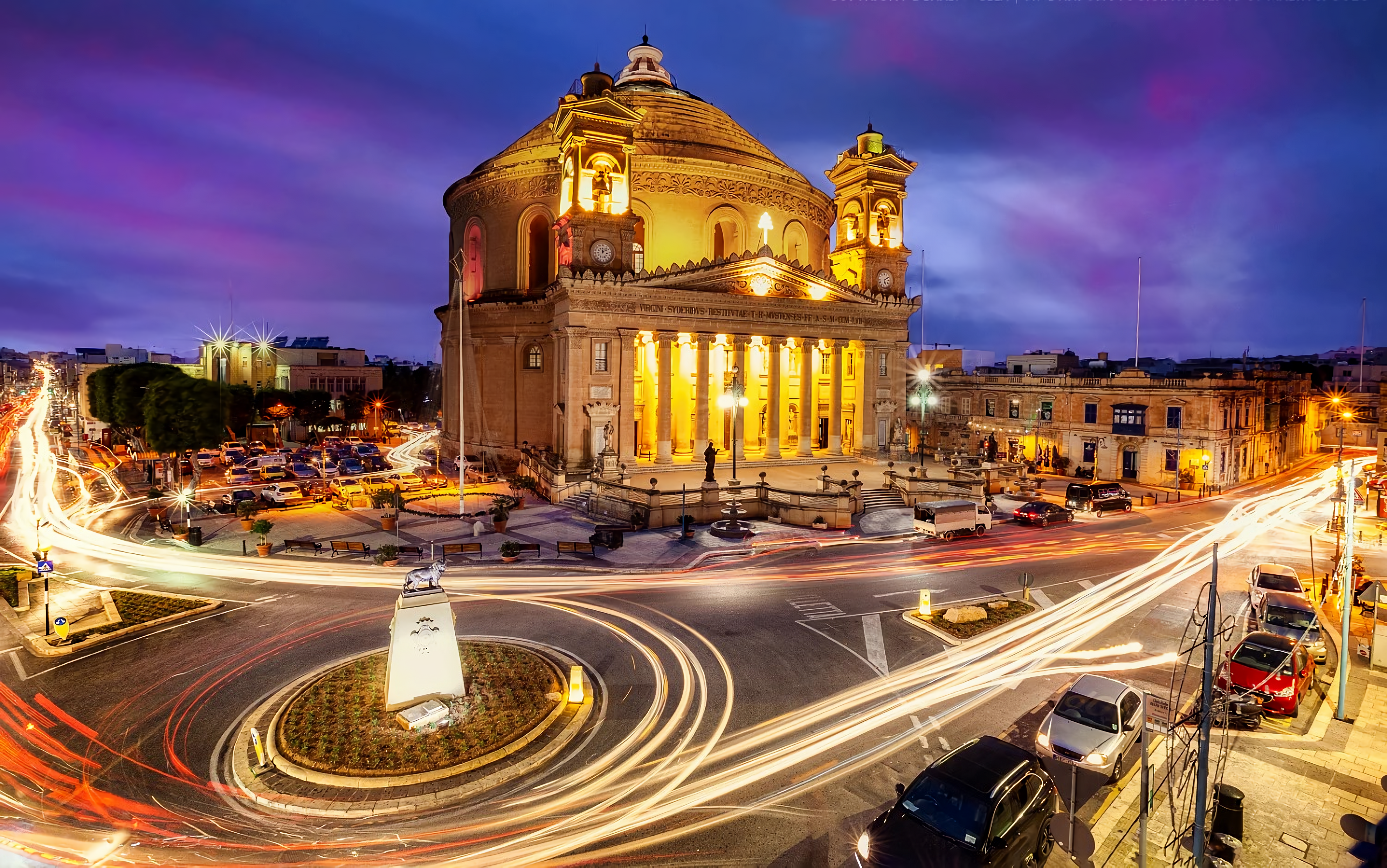 Malta by Night Bus Tour Including Audio-Visual Show