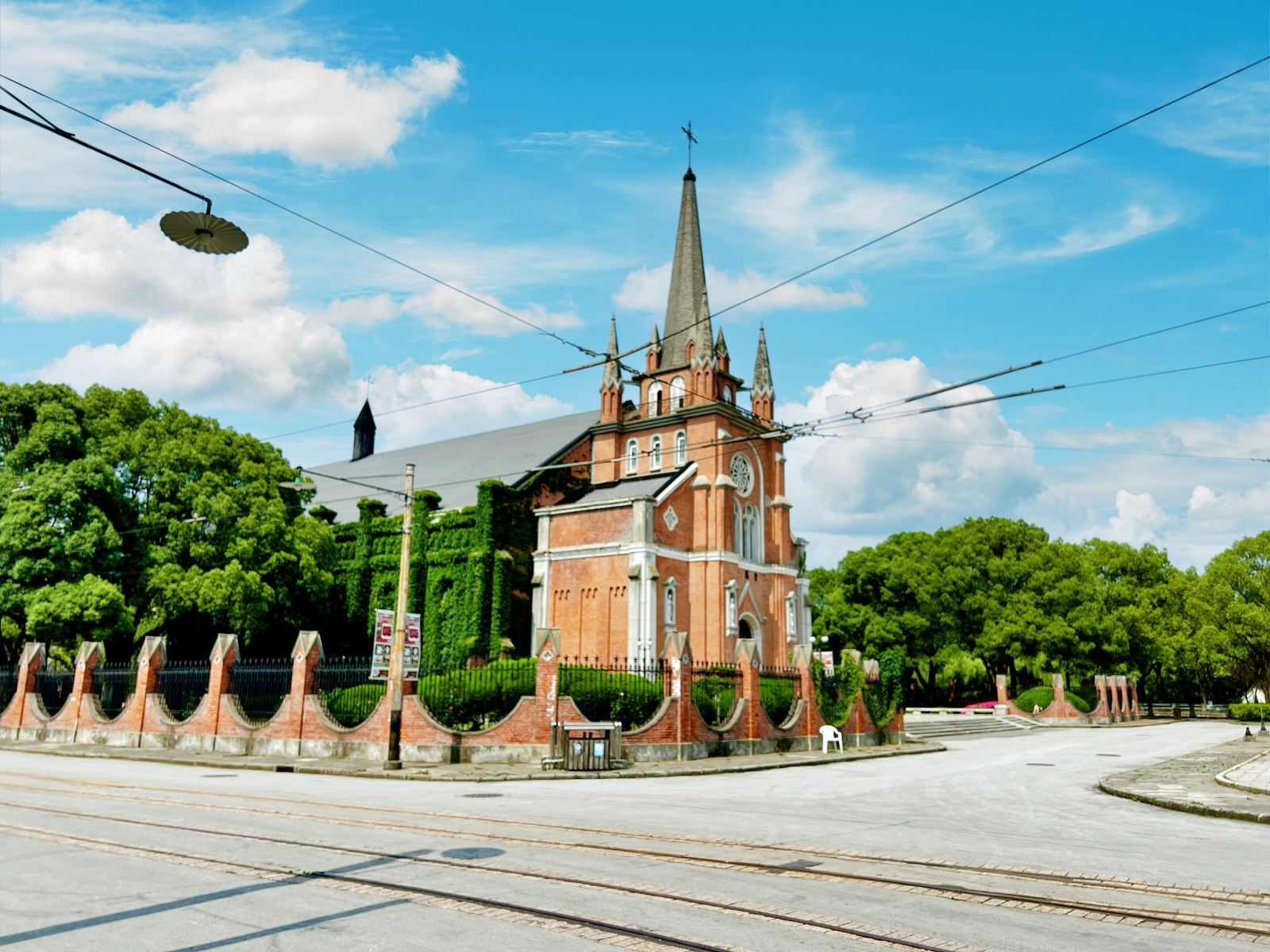 One-Day Tour of Shanghai （Film Park & Zhujiajiao Ancient Town）