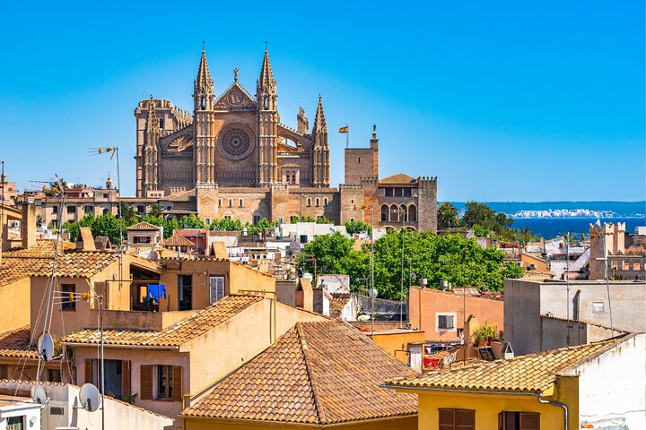 Palma Mallorca Scavenger Hunt & Highlights Self Guided Audio Tour