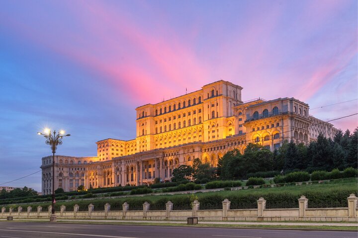 Bucharest Scavenger Hunt and Highlights Self Guided Audio Tour