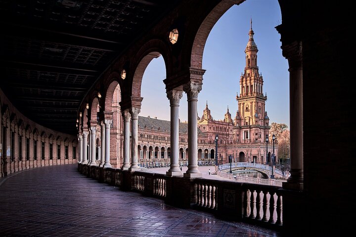 Seville Scavenger Hunt and Highlights Self Guided Audio Tour