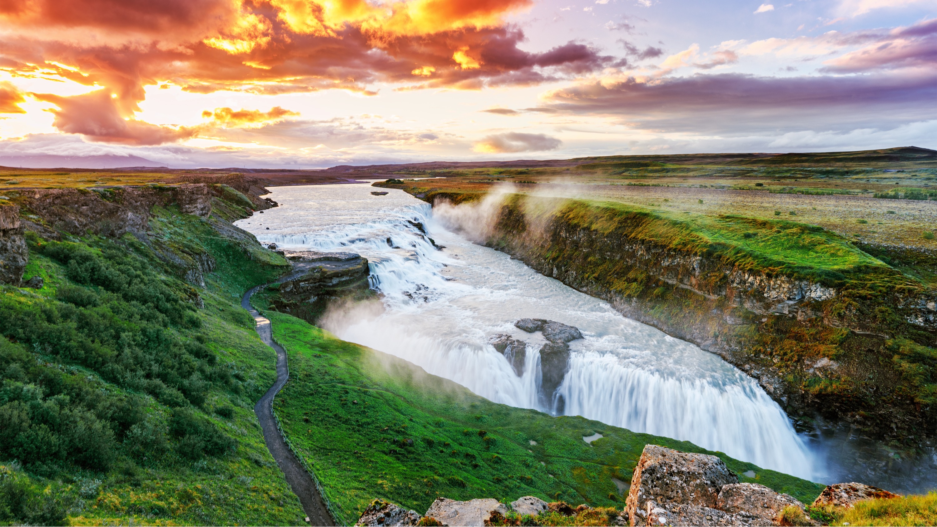 Ultimate Private Golden Circle Day Tour from Reykjavik with Polaroid Photo