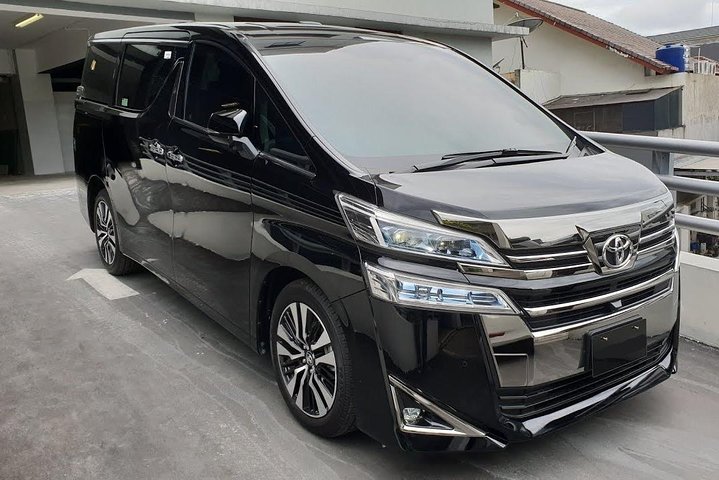 Jakarta Airport Transfers : Jakarta Airport CGK to Jakarta City in Business Van