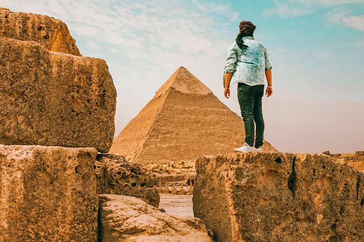Private Tour Giza Pyramids , Egyptian Museum and Bazzar