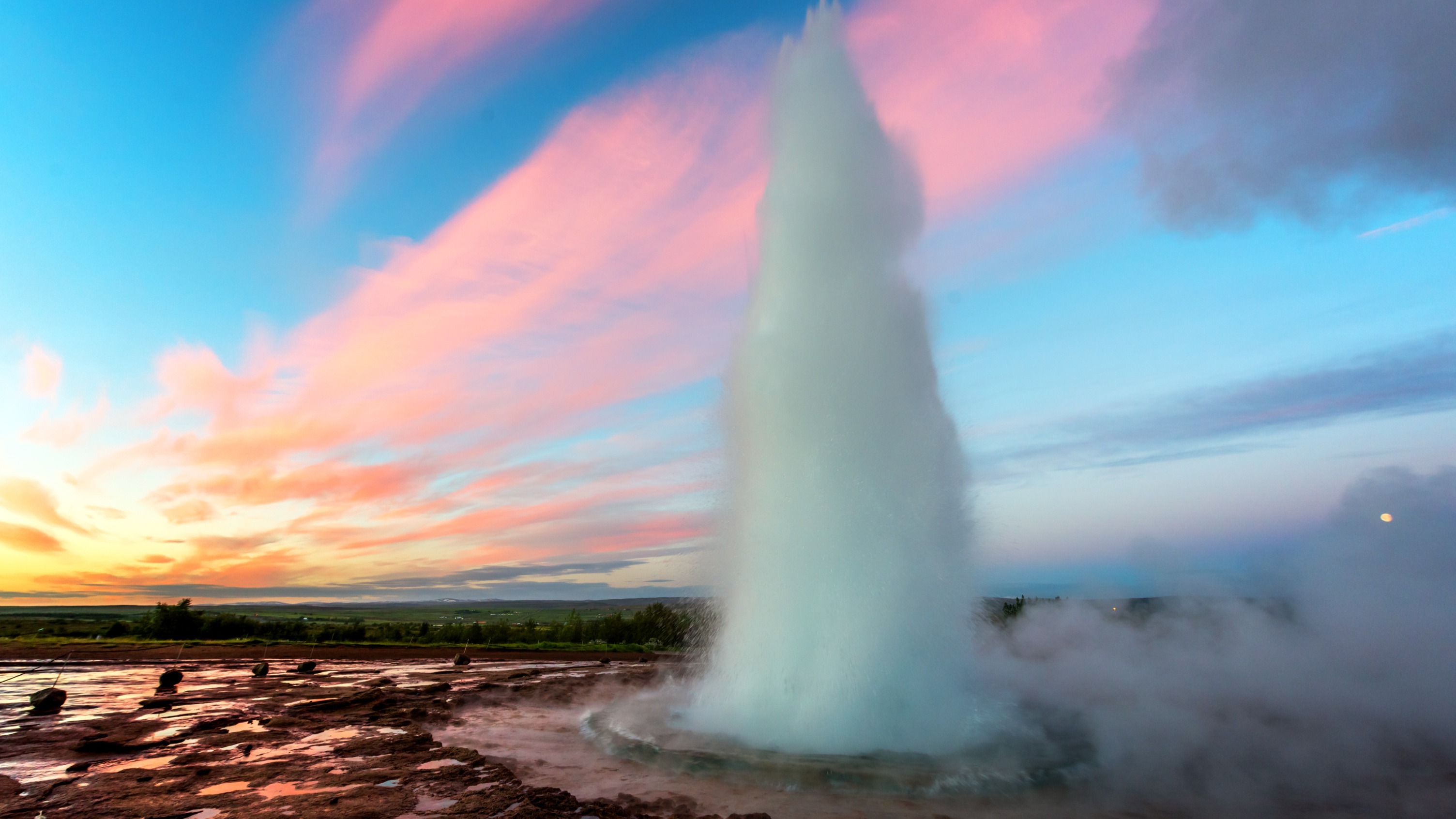 Essential Private Golden Circle Tour from Reykjavik with Polaroid Photo