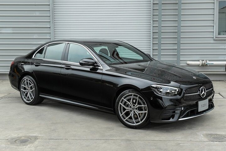 Airport Transfer: Airport SCL to Santiago by Business Car