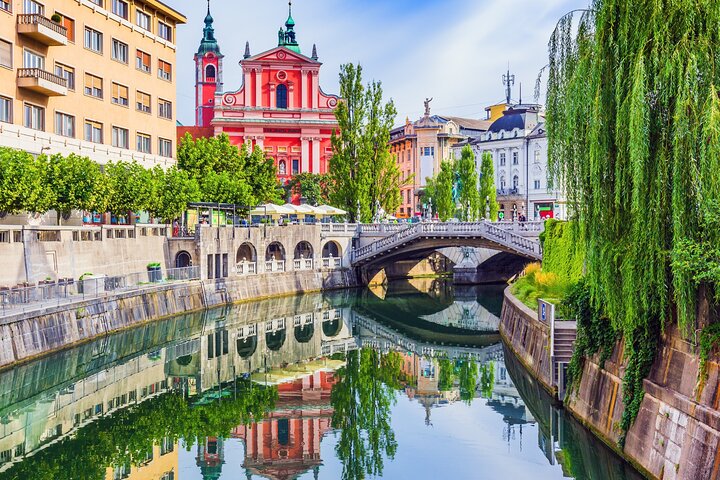 Ljubljana Scavenger Hunt and Highlights Self Guided Audio Tour