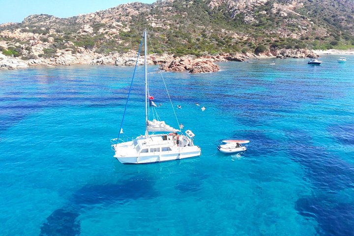 Small Group Catamaran Tour : Magdalene Islands with Brunch