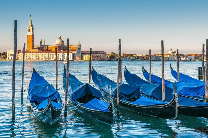 Venice Walking Tour: Jewish Ghetto, Rialto & Doge’s Palace