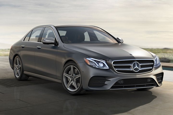 Mumbai Airport Transfers : Mumbai City to Mumbai Airport BOM in Business Car