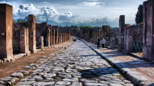 From Pompeii: Walking Tour with Guide in the Excavations – Group Tour